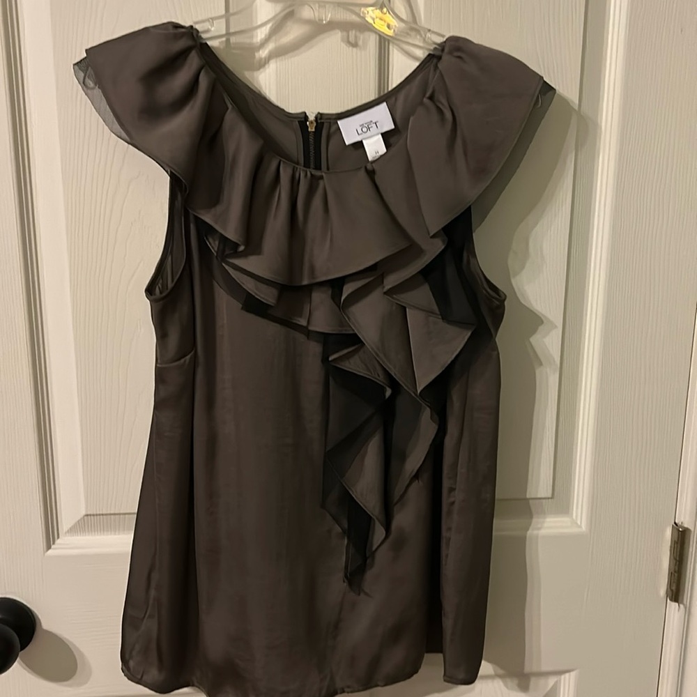 Ann Taylor Loft silk feel sleeveless blouse